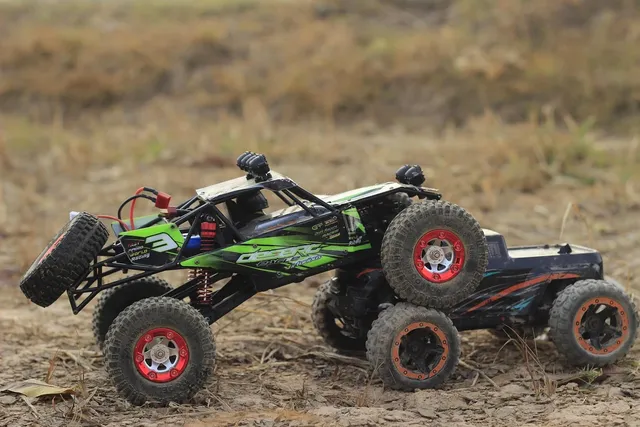 ALLCACA 2.4GHz High-speed Remote Control Car Boat 1/16 Scale RC Off-road Vehicle 4WD RC Stunt Car for Kids, Blue - ALLCACA