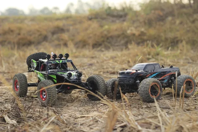 ALLCACA 2.4GHz High-speed Remote Control Car Boat 1/16 Scale RC Off-road Vehicle 4WD RC Stunt Car for Kids, Blue - ALLCACA